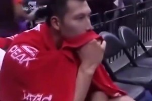 2013年亚锦赛，中国男篮曾惨败中国台北，阿联枯坐板凳沉默不语！